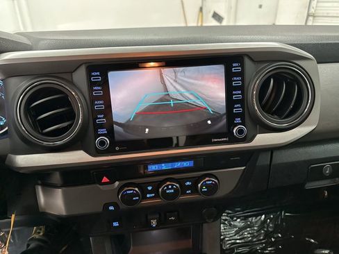 Used 2022 Toyota Tacoma SR5 image 17