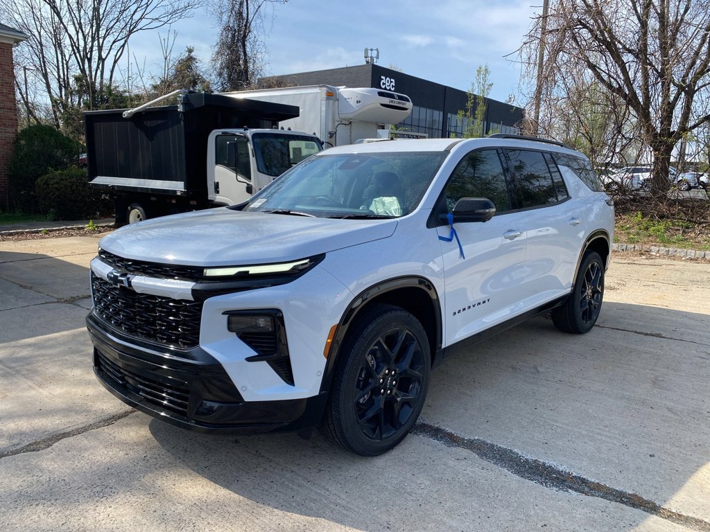New 2026 Chevrolet Traverse RS w/ LPO, Floor Liner Package AWD/4WD image 6
