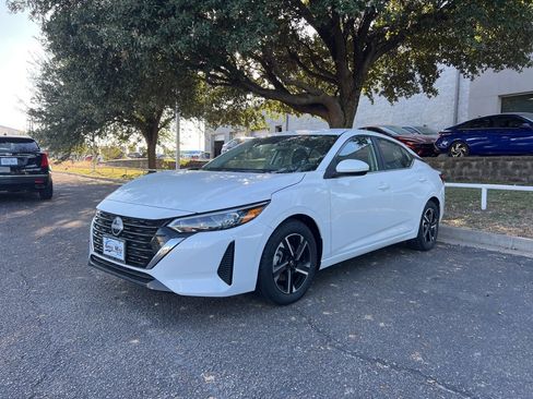 Used 2024 Nissan Sentra SV image 3