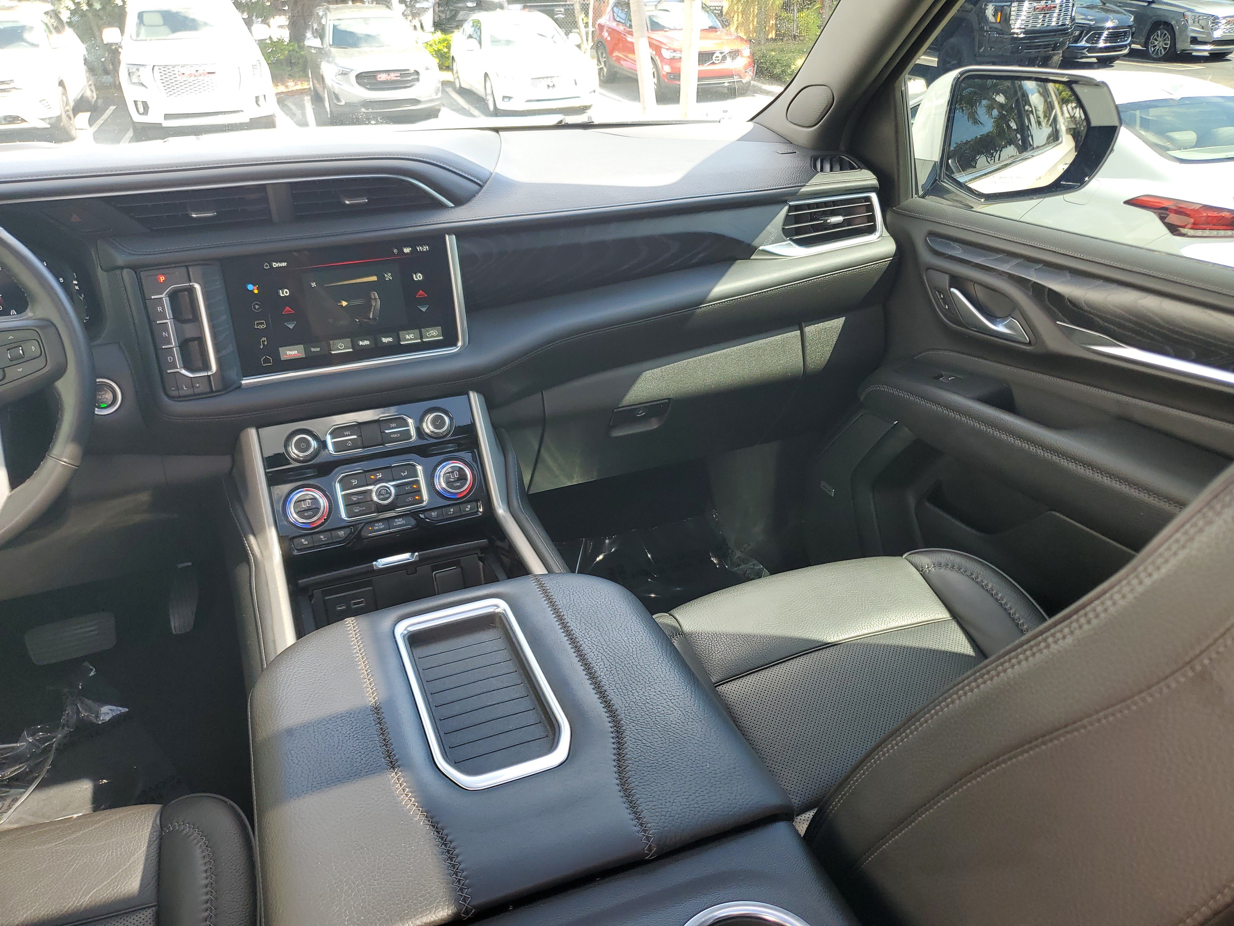 Used 2022 GMC Yukon XL Denali RWD image 18