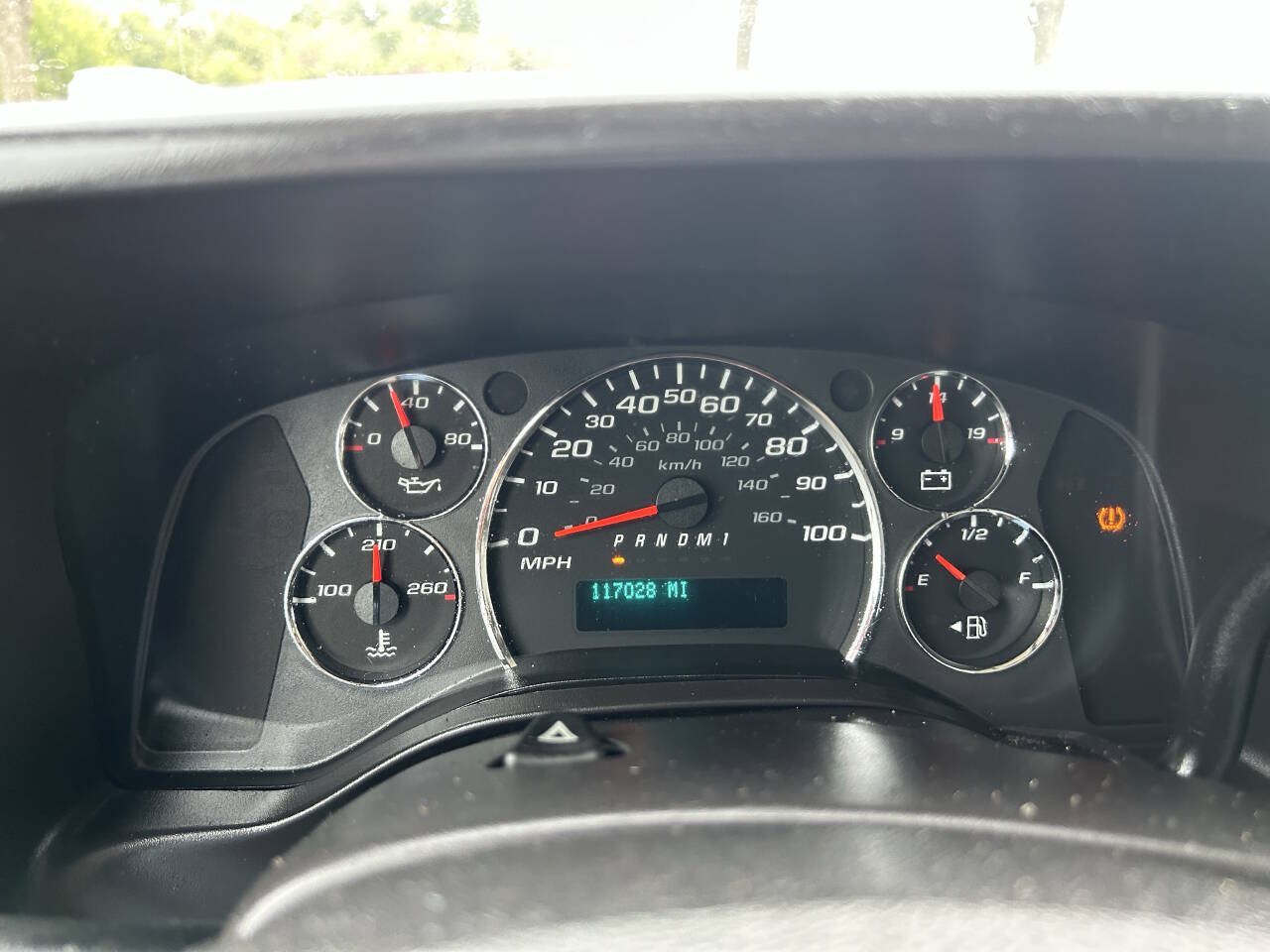 Used 2013 Chevrolet Express 2500 RWD image 15