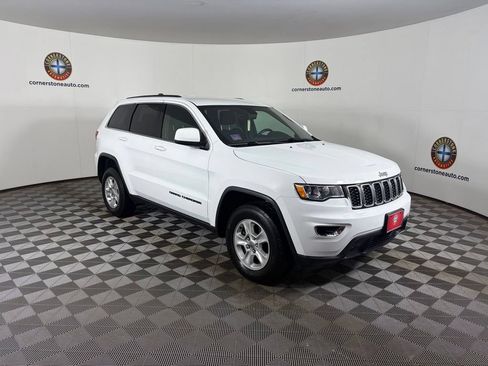 Used 2017 Jeep Grand Cherokee Laredo AWD/4WD image 17
