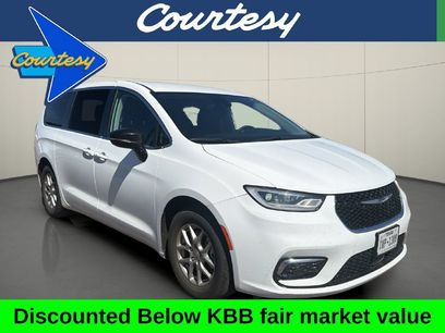 Used 2024 Chrysler Pacifica Touring-L