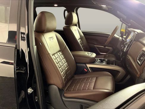 Used 2024 Nissan Titan Platinum Reserve w/ Moonroof Package AWD/4WD image 9