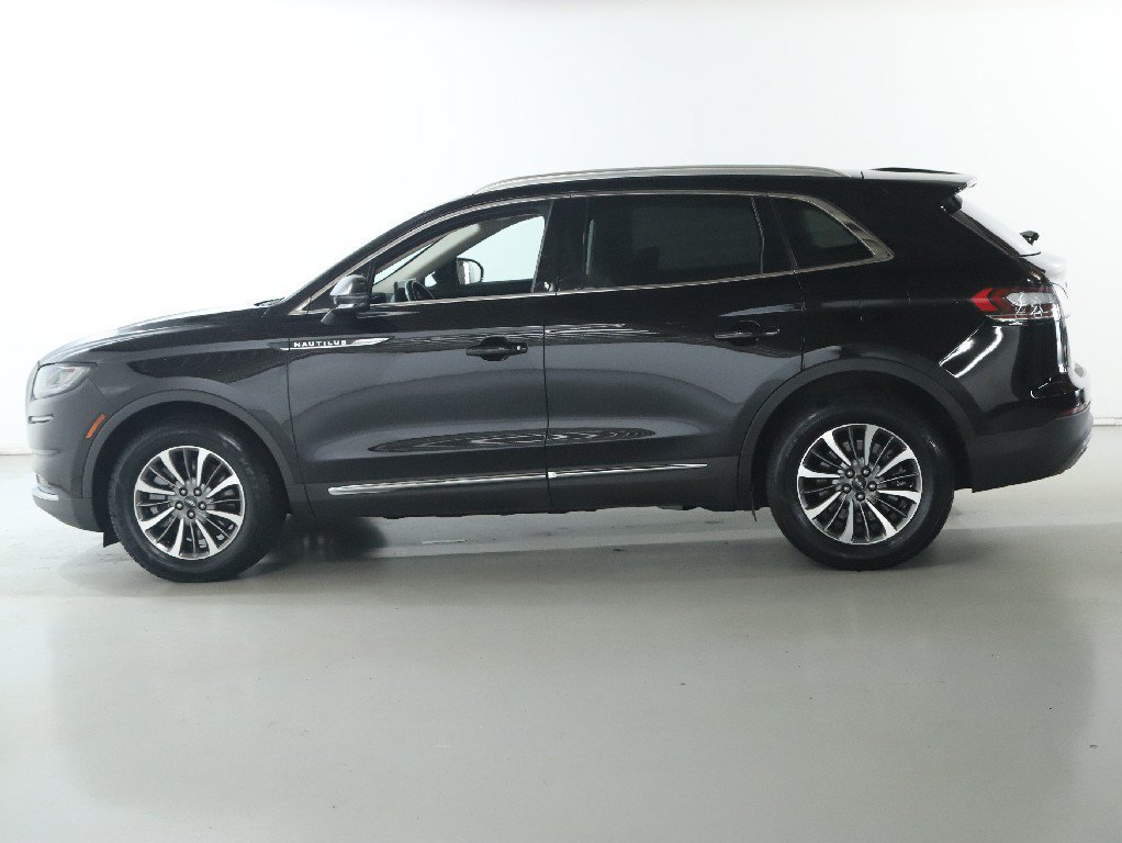 Certified 2023 Lincoln Nautilus AWD w/ Premium Package image 39