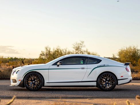 Used 2015 Bentley Continental GT3-R image 5