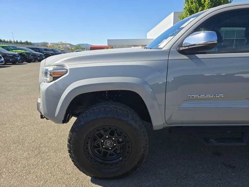 Used 2019 Toyota Tacoma Limited AWD/4WD image 13