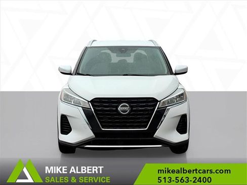 Used 2021 Nissan Kicks SV image 2