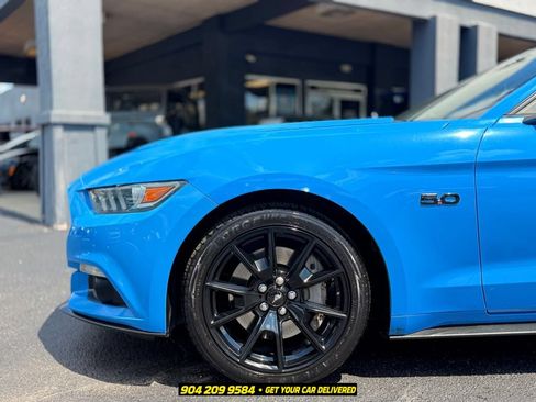 Used 2017 Ford Mustang GT Premium w/ Black Accent Package RWD image 14
