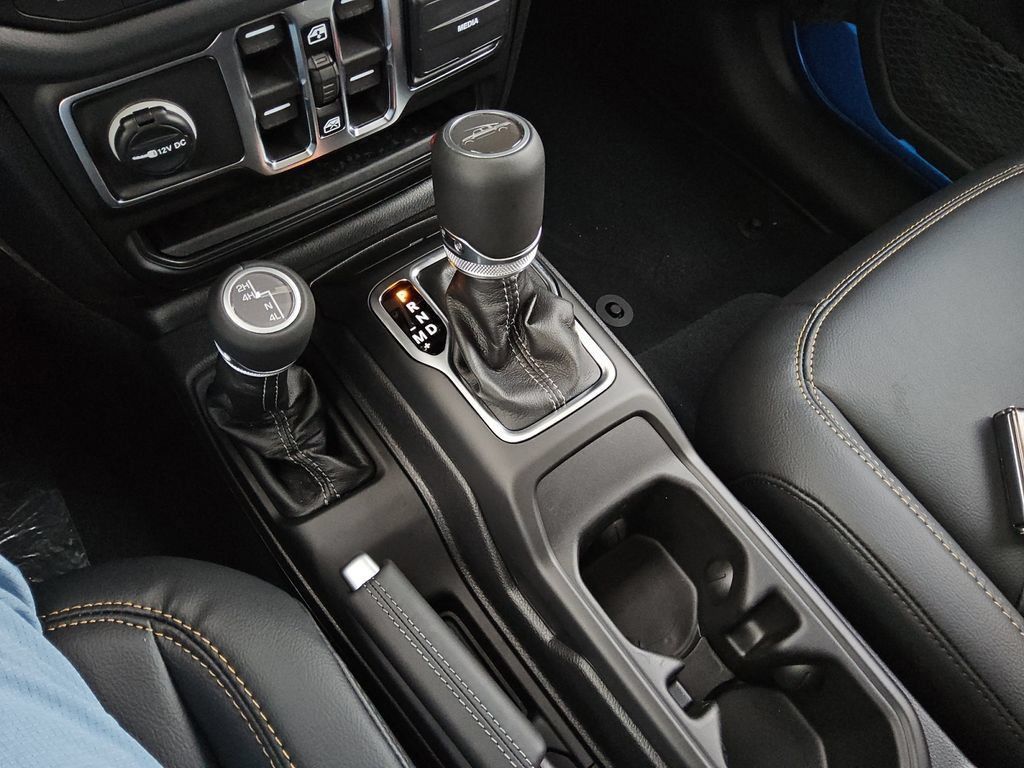New 2026 Jeep Gladiator Sport AWD/4WD image 23