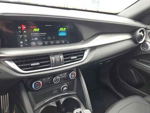 Used 2024 Alfa Romeo Stelvio Veloce image 13