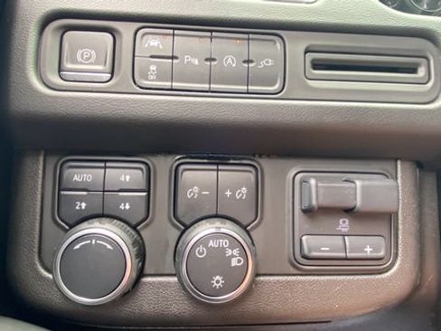 Used 2021 Chevrolet Tahoe LT w/ LT Signature Package AWD/4WD image 20