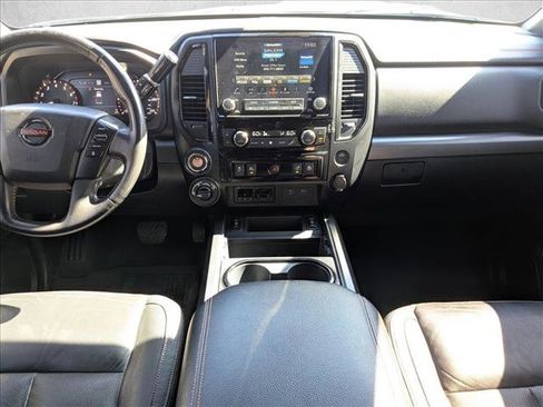 Used 2020 Nissan Titan PRO-4X w/ Pro-4x Convenience Package image 16
