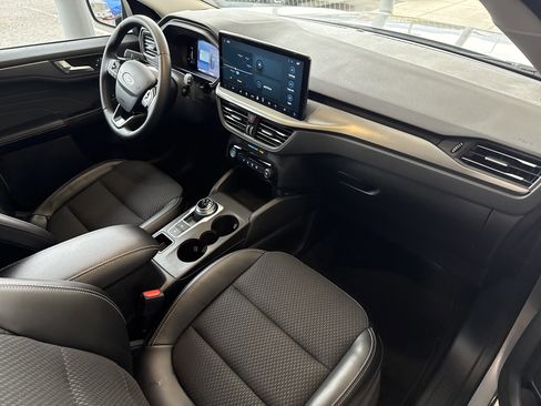 Used 2024 Ford Escape SE image 17