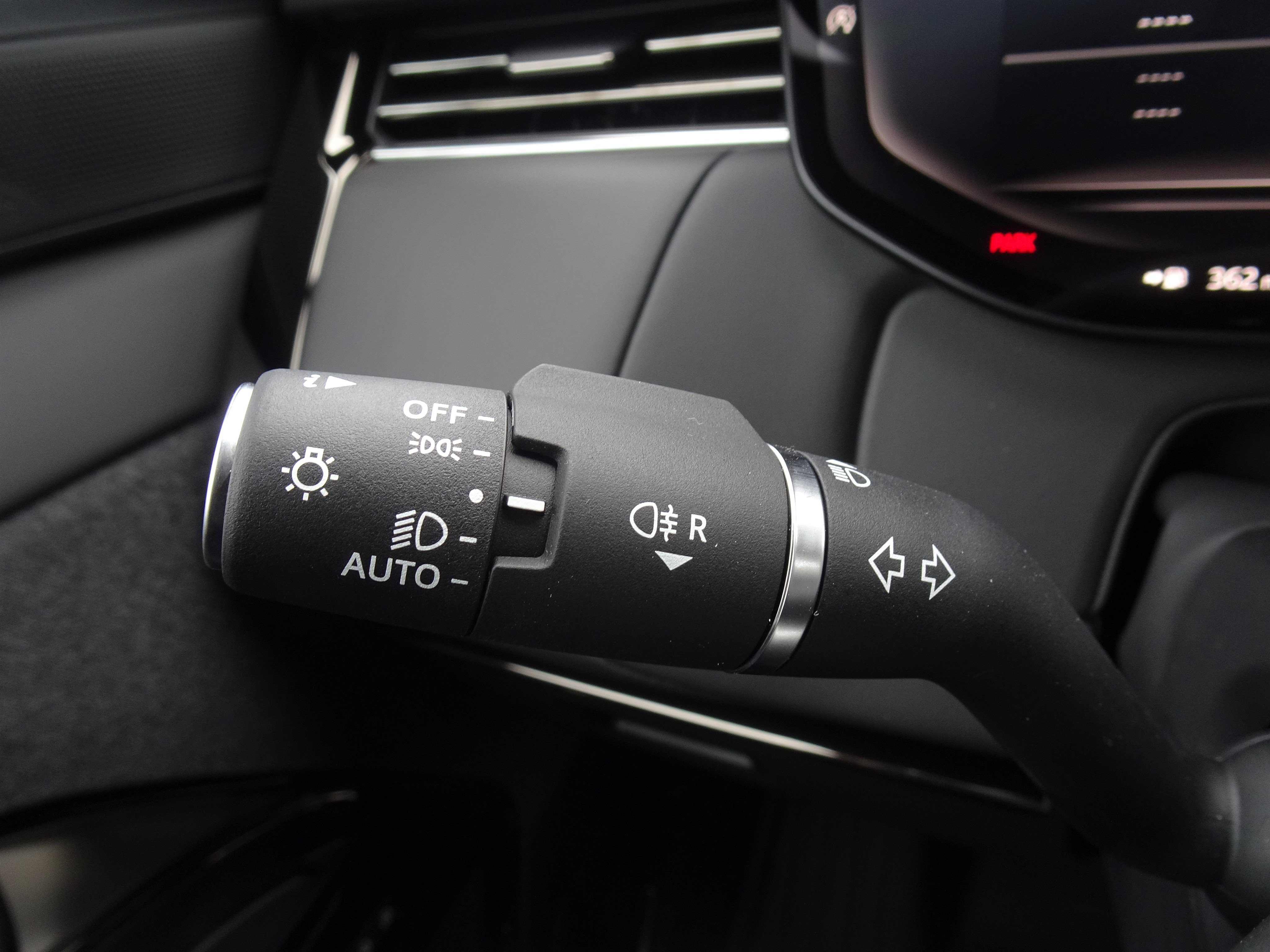 New 2027 Land Rover Range Rover Sport SE AWD/4WD image 26