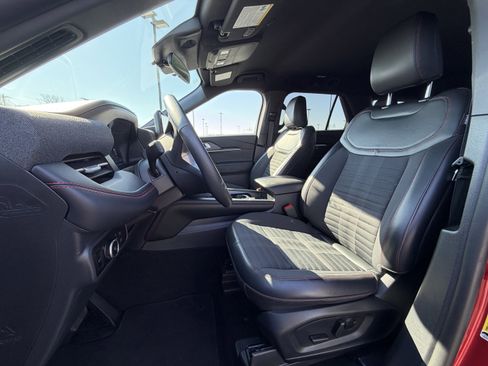 Used 2025 Ford Explorer ST-Line image 10