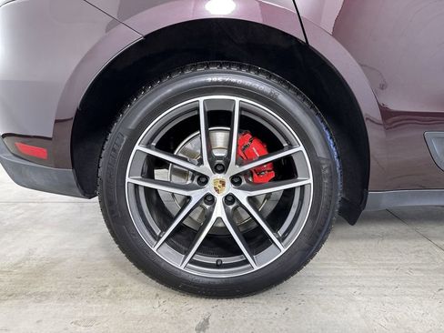 Certified 2024 Porsche Macan S AWD/4WD image 16
