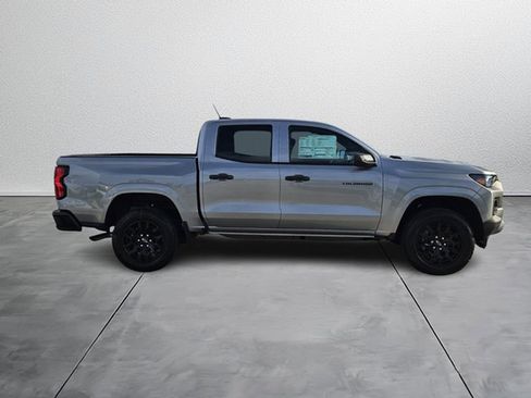 Used 2026 Chevrolet Colorado W/T w/ WT Custom Package image 6