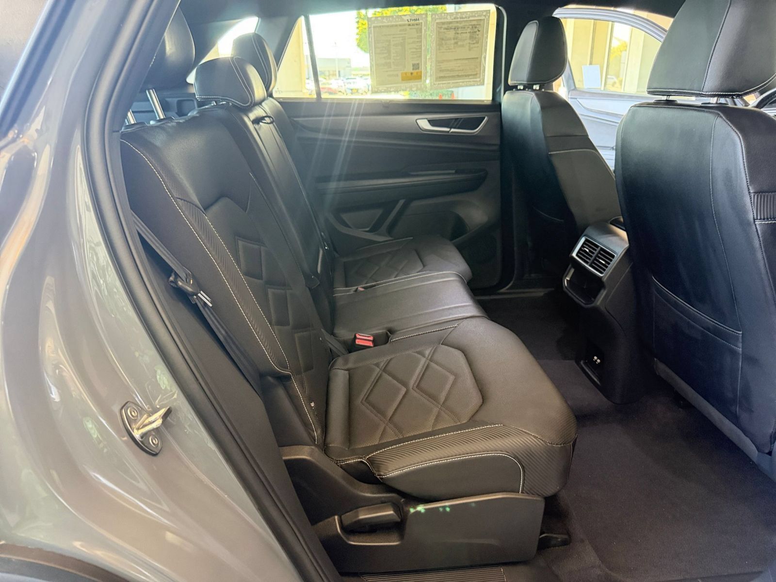Used 2026 Volkswagen Atlas Cross Sport SE AWD/4WD image 28