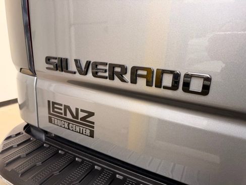 Used 2023 Chevrolet Silverado 1500 LTZ w/ LTZ Convenience Package II AWD/4WD image 12