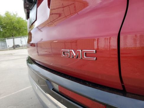 New 2026 GMC Acadia Denali image 7