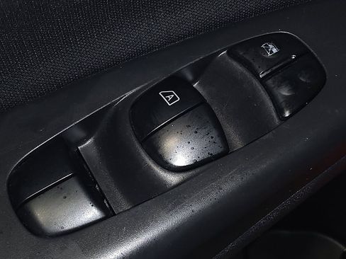 Used 2019 Nissan Sentra SR FWD image 27