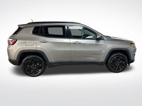 Used 2018 Jeep Compass Latitude AWD/4WD image 7