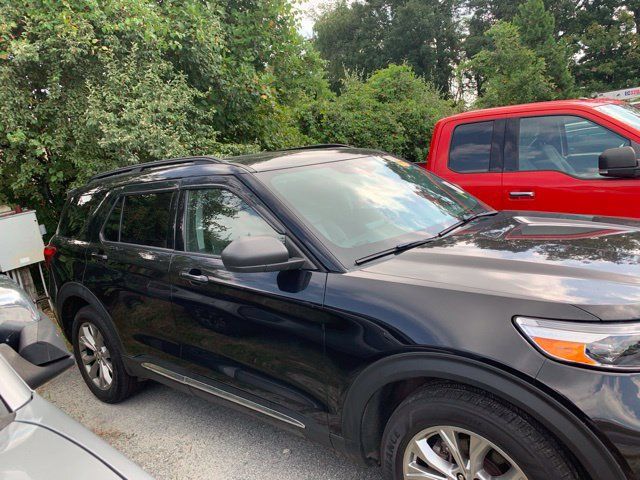 Used 2023 Ford Explorer XLT w/ Equipment Group 202A AWD/4WD image 6