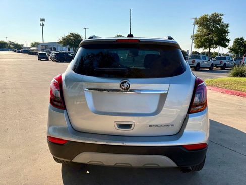 Used 2021 Buick Encore Preferred FWD image 4