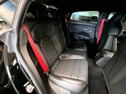 Used 2022 Audi RS e-tron GT image 19