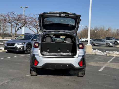 Used 2024 Subaru Crosstrek 2.0i Premium image 8