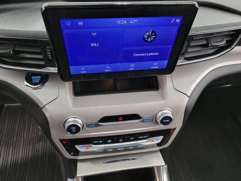 Used 2023 Ford Explorer XLT w/ Equipment Group 202A image 23