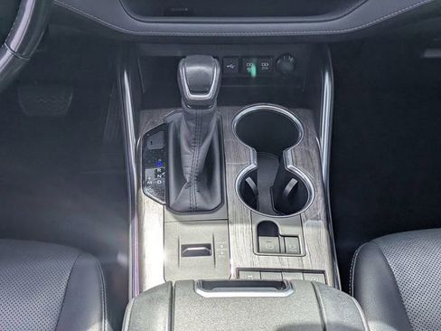 Used 2020 Toyota Highlander Limited FWD image 20