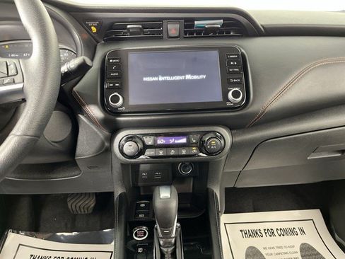 Used 2024 Nissan Kicks SR w/ SR Premium Package FWD image 21