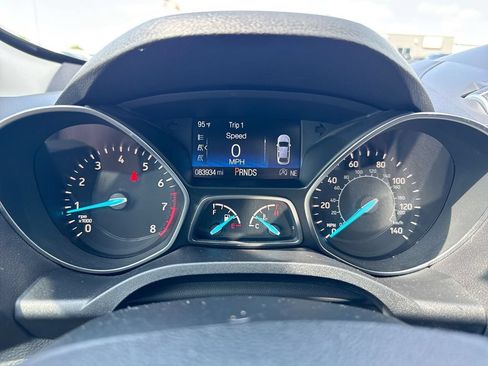 Used 2017 Ford Escape SE w/ Equipment Group 201A FWD image 12