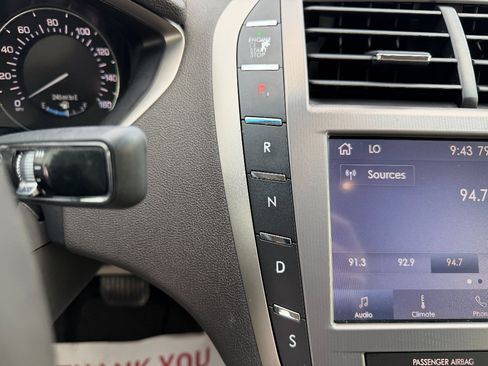Used 2020 Lincoln MKZ FWD image 24