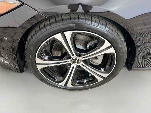 Used 2025 Mercedes-Benz C 300 Sedan image 32