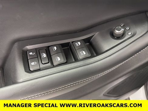 Used 2025 Jeep Grand Cherokee L Limited w/ MOPAR Finishing Package image 17