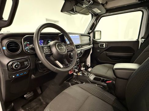 Used 2024 Jeep Wrangler Unlimited Rubicon 4xe w/ Technology Group image 15