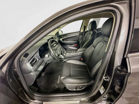 Used 2025 Genesis G70 2.5T RWD image 13