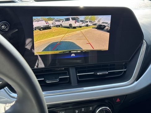 Used 2024 Chevrolet Trax LT w/ Driver Confidence Package image 25