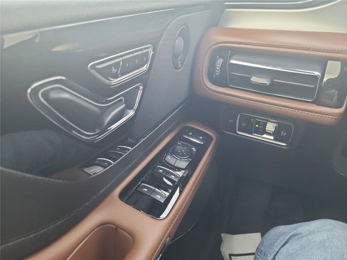 Used 2023 Lincoln Aviator Reserve w/ Equipment Group 201A image 34