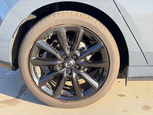 Used 2024 MAZDA MAZDA3 Hatchback w/Premium Plus Pkg image 7