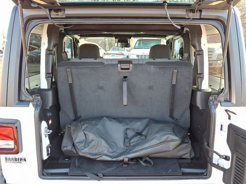 Used 2024 Jeep Wrangler Sport S image 28