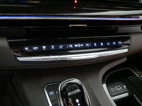 Used 2021 Cadillac Escalade ESV Premium Luxury AWD/4WD image 23