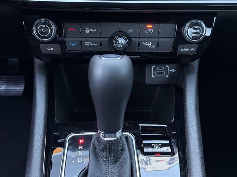 New 2026 Jeep Compass Latitude image 16