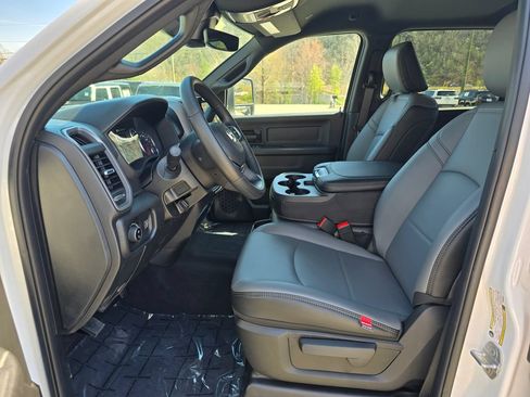 New 2026 RAM 3500 Tradesman AWD/4WD image 4