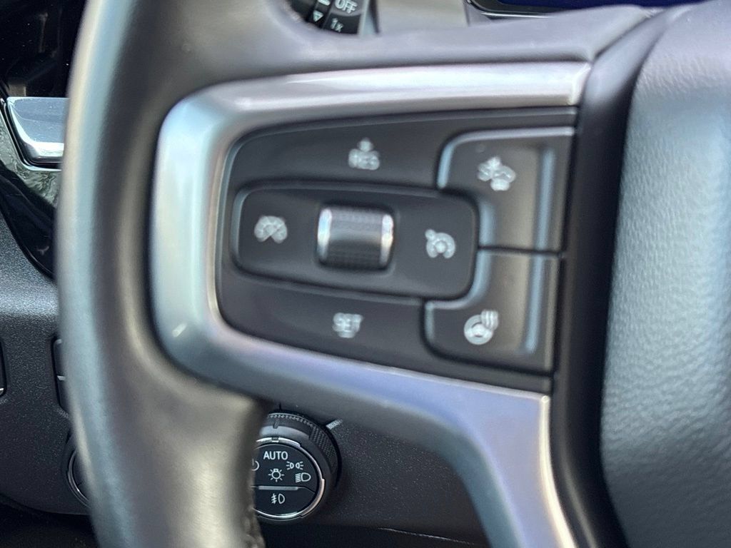 Used 2025 Chevrolet Silverado 1500 LT Trail Boss w/ Convenience Package II AWD/4WD image 21