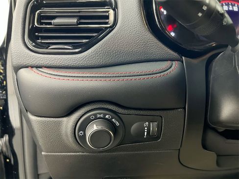 Used 2024 Dodge Durango GT image 19