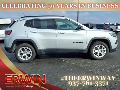 Certified 2024 Jeep Compass Latitude image 8